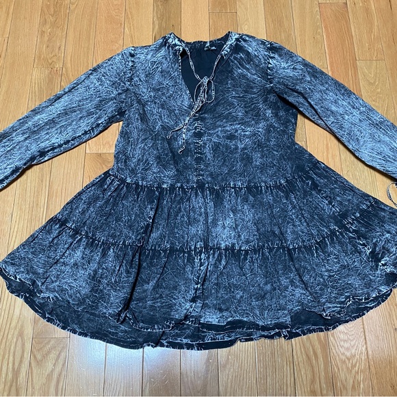 Acid Wash Tiered Babydoll Dress - Picture 4 of 5